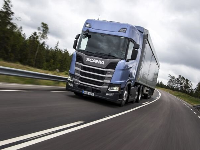 Governo Federal anuncia apoio para 750 mil caminhoneiros comprarem diesel