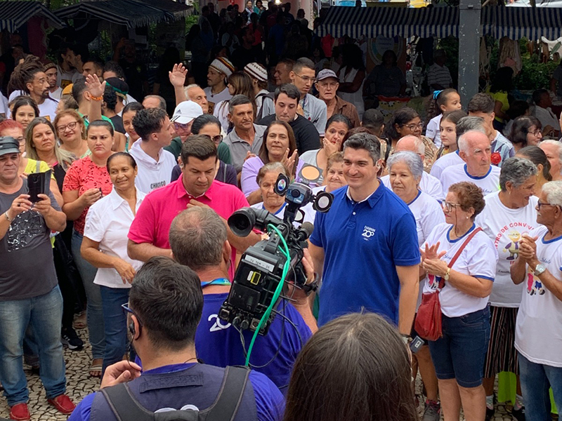 Caravana da TV Tem, em parceria com a Prefeitura, agita a Praça da Matriz, em Paraguaçu