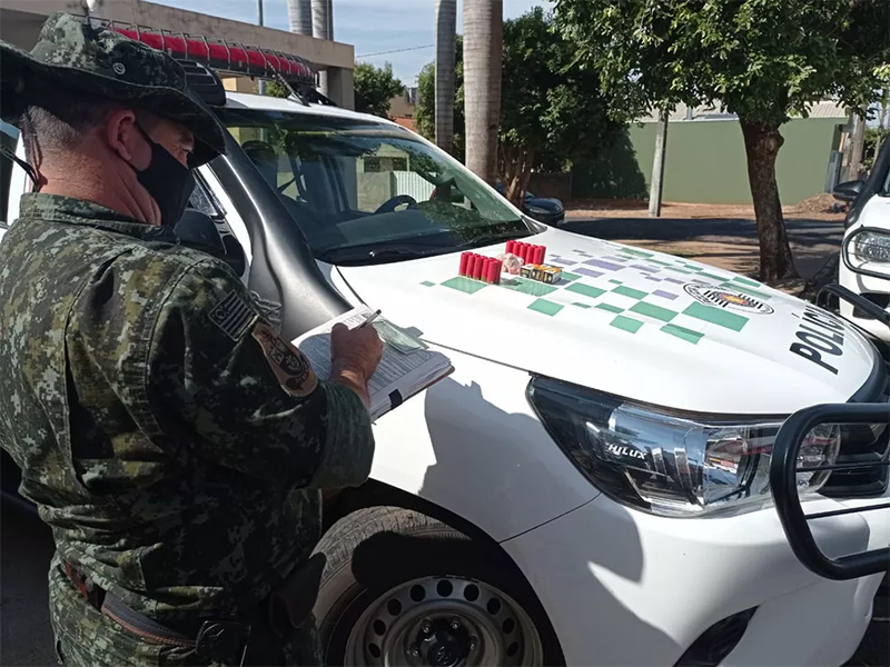 Polícia Ambiental prende homem por posse de munições e medicamentos controlados, em Rancharia