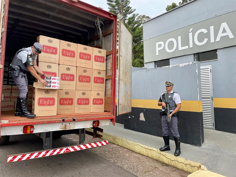 Motorista é preso em flagrante com 75 mil maços de cigarros contrabandeados em Rancharia