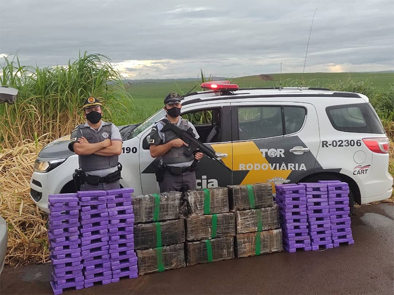 Polícia Rodoviária apreende quase 300 kg de maconha em Chavantes