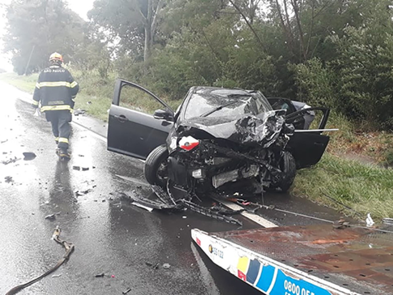 Acidente deixa três pessoas feridas em trecho de rodovia em Quintana