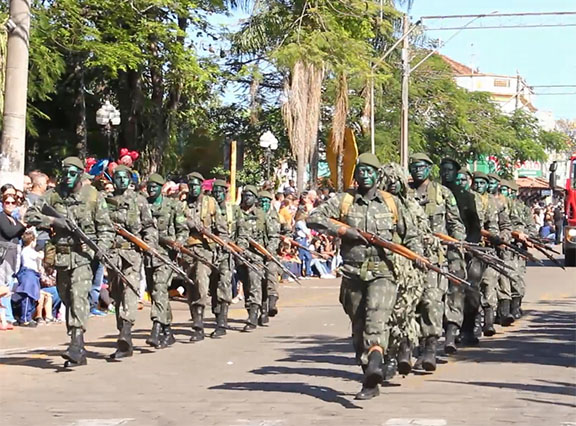 Paraguaçuenses comemoram o Dia da Independência com tradicional desfile cívico