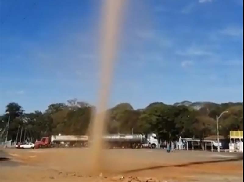 Vídeo mostra flagrante de redemoinho próximo a antiga Coimbra, em Paraguaçu