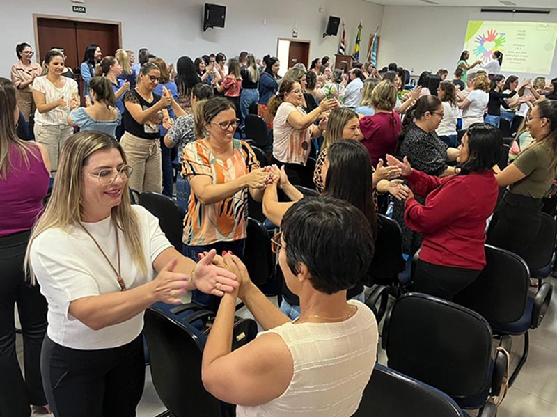 Professoras da rede municipal participam de formação