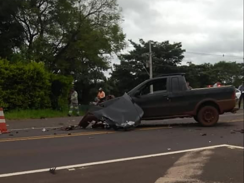 Viatura da PM de Paraguaçu bate em veículo em Assis