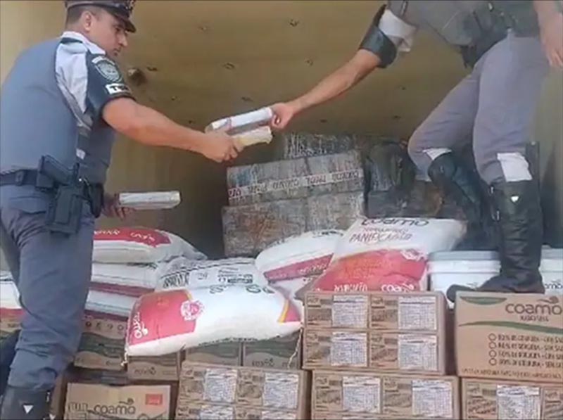 Polícia apreende caminhão com grande quantidade de cocaína na Raposo Tavares em Salto Grande