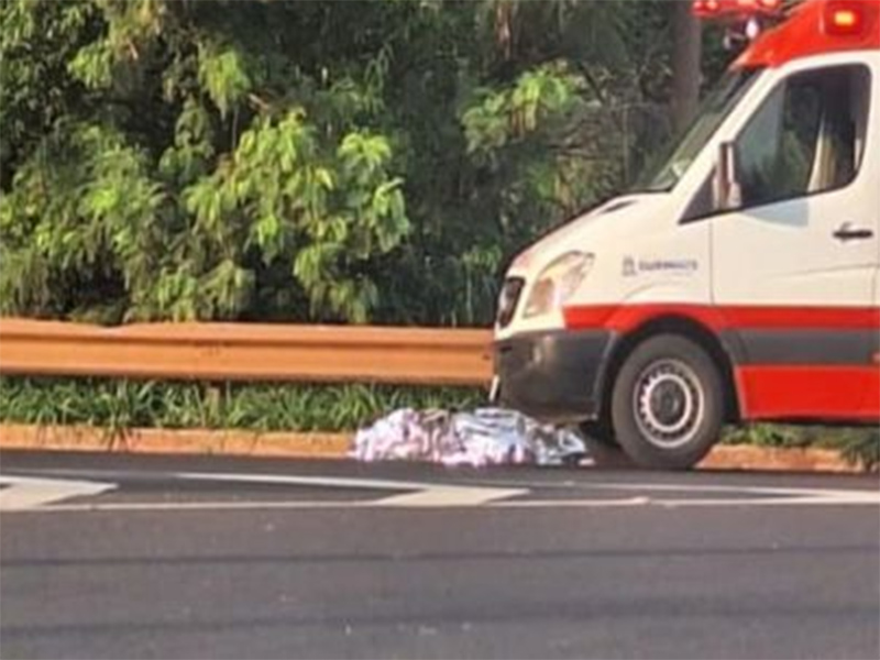 Ciclista morre atropelado por caminhão na Raposo Tavares em Ourinhos