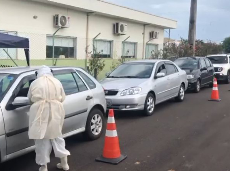 Paraguaçu implanta sistema drive thru para testagem da Covid-19