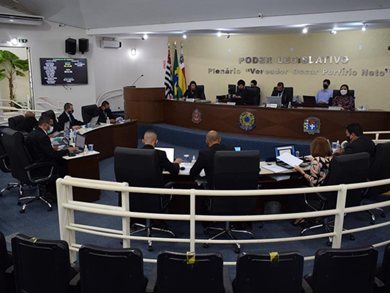 Com público reduzido, vereadores se reúnem hoje para Sessão na Câmara Municipal