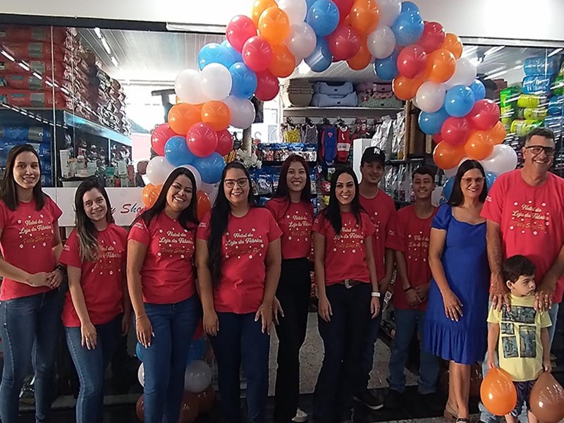 Vicky Shop Pet inaugura loja 3 no Supermercado Avenida