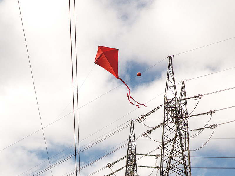 Energisa registra 12 ocorrências coletivas causadas por pipas na rede elétrica na região em 2021