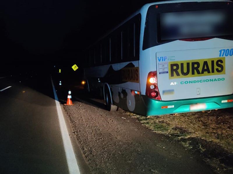 Homem embriagado é atropelado por ônibus na SP-294, em Junqueirópolis