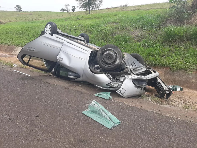 Ciclista fica gravemente ferido após ser atingido por carro em Rodovia de Santa Cruz do Rio Pardo