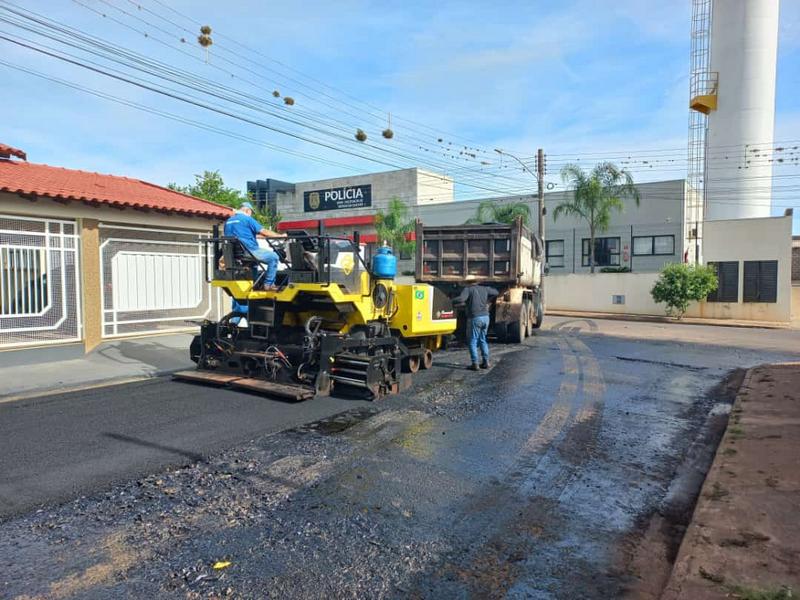 Departamento de Obras retoma recapeamento asfáltico em Paraguaçu Paulista