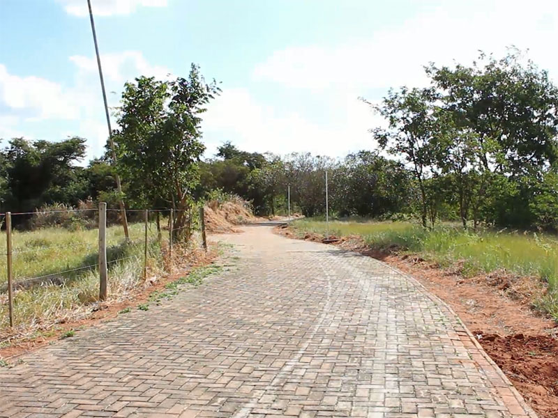 Iluminação da pista de caminhada do Centro de Convergência deve ser concluída neste mês