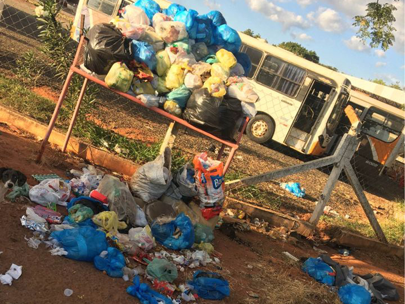 Moradores reclamam de falta de coleta de lixo em bairro de Paraguaçu Paulista