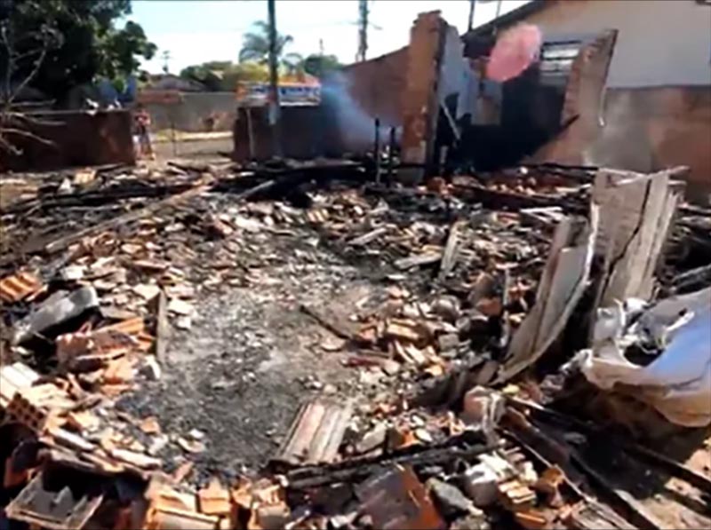 Homem morre carbonizado depois de salvar irmão de incêndio em Garça