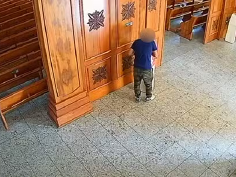 Homem usa arame para 'pescar' dinheiro de urna em igreja católica e acaba preso em Álvares Machado