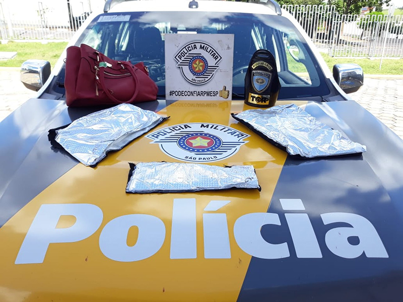 Peruana é flagrada com porções de cocaína escondidas na bolsa em Rancharia