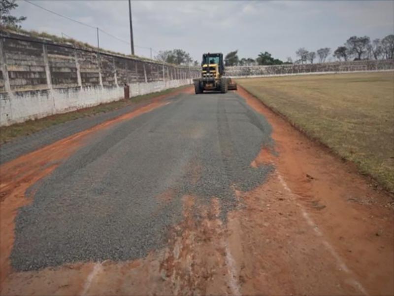 Esportes revitaliza pista no Estádio Municipal