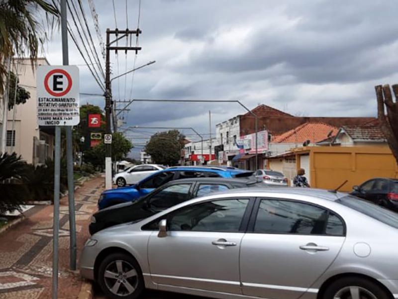 ACE quer campanha sobre a importância do estacionamento rotativo no centro de Paraguaçu