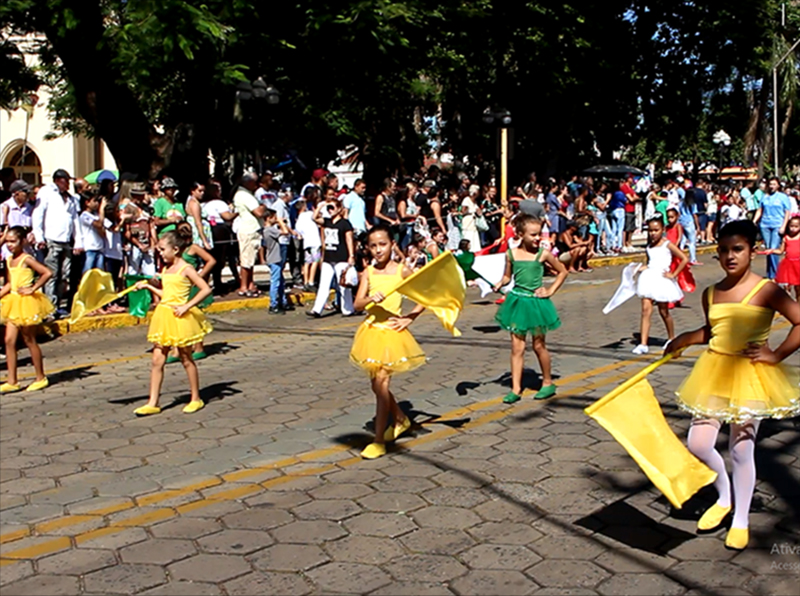 Confira alguns flagrantes do desfile em comemoração aos 95 anos de Paraguaçu