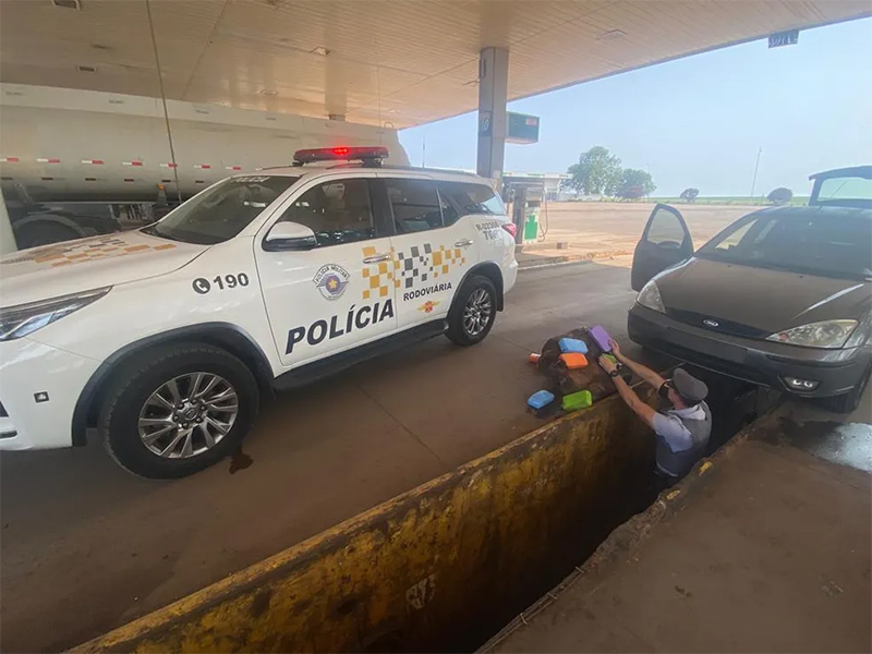 Motorista é preso com droga no tanque de combustível do carro em Santa Cruz do Rio Pardo