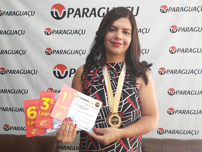 Decoradora paraguaçuense conquista três medalhas em seminário em arte com balões em São Paulo