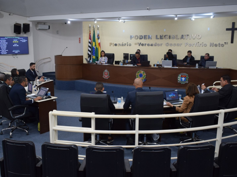 Câmara aprova Estatuto do Servidor e LDO 2024