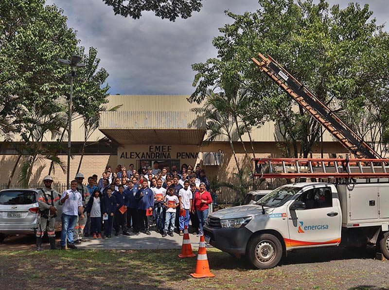 Em bate papo com alunos de Paraguaçu , Energisa aborda riscos de acidentes com a rede elétrica