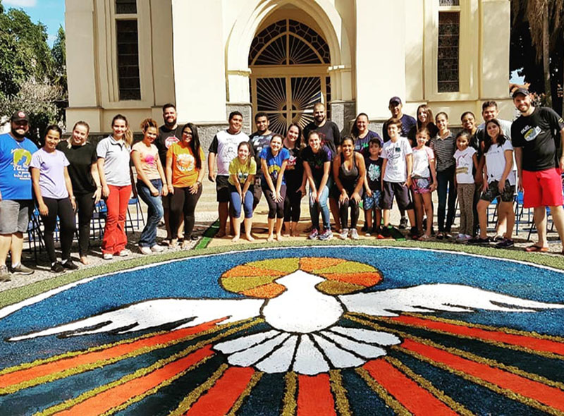 Corpus Christi teve confecção de tapetes em Paraguaçu Paulista e região