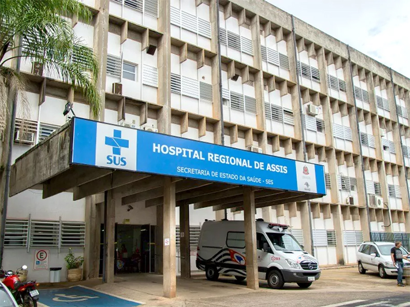 Família procura a polícia por enterrar bebê errado após hospital de Assis trocar corpos