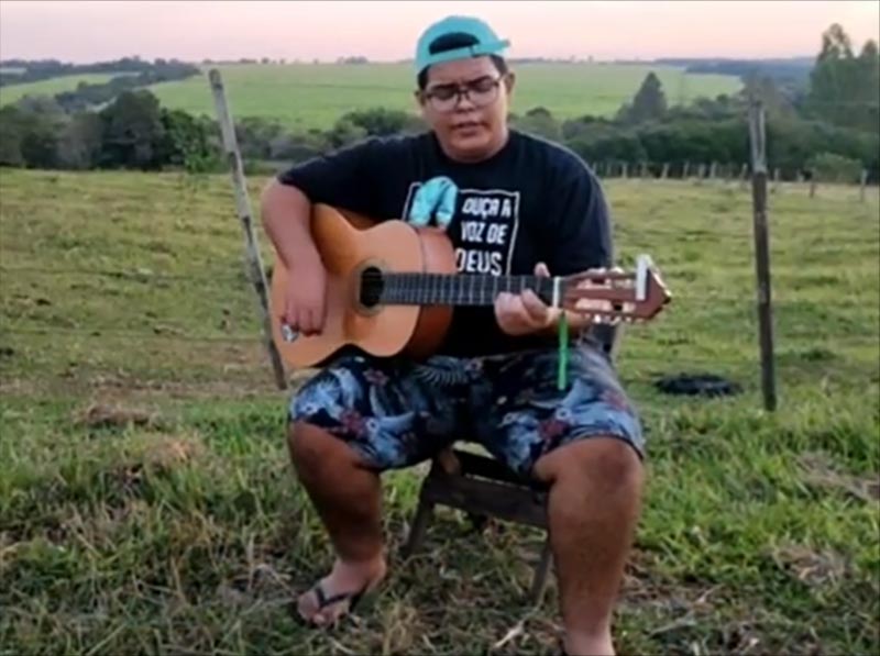 Estudante paraguaçuense registra música escrita na pandemia que fala sobre saudade