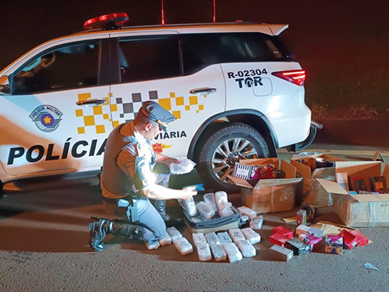 Polícia Rodoviária prende casal Paraguaio transportando Iphones e perfumes sem nota fiscal